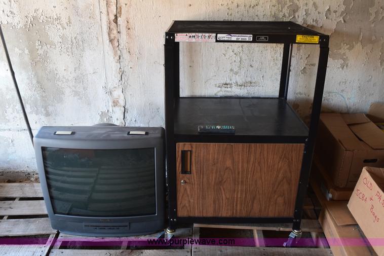 image for item BP9959 Sanyo 27" television