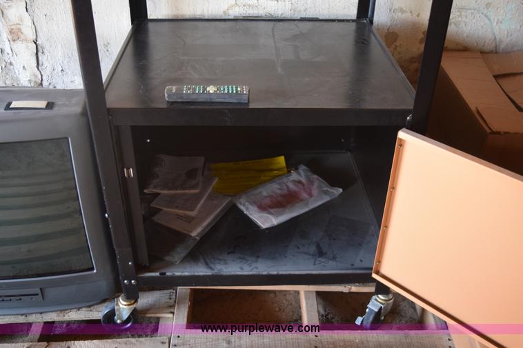 image for item BP9959 Sanyo 27" television