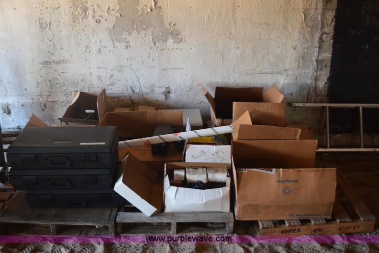 image for item BP9960 Assorted radio equipment