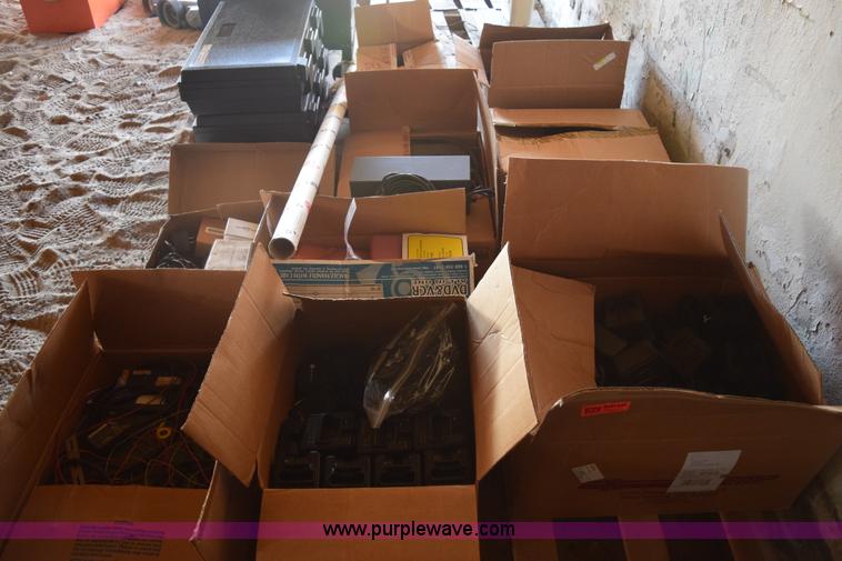 image for item BP9960 Assorted radio equipment