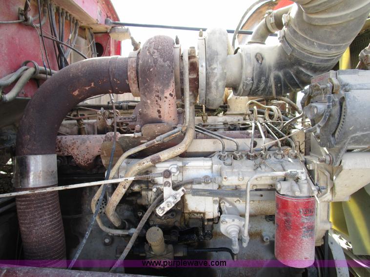 image for item D2268 1985 Peterbilt semi truck