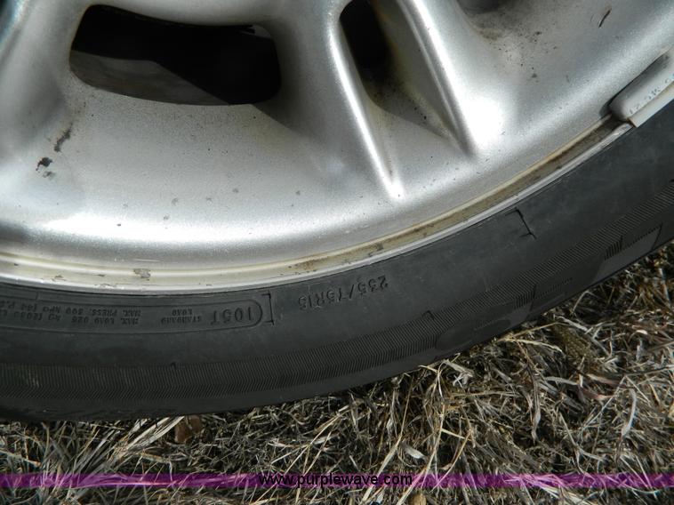 image for item D6110 1999 Dodge Dakota Club Cab pickup truck