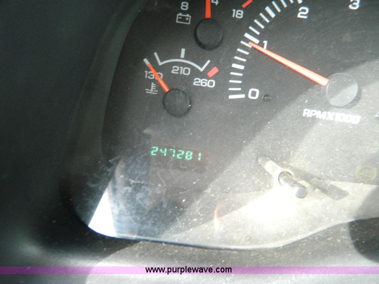 image for item D6110 1999 Dodge Dakota Club Cab pickup truck