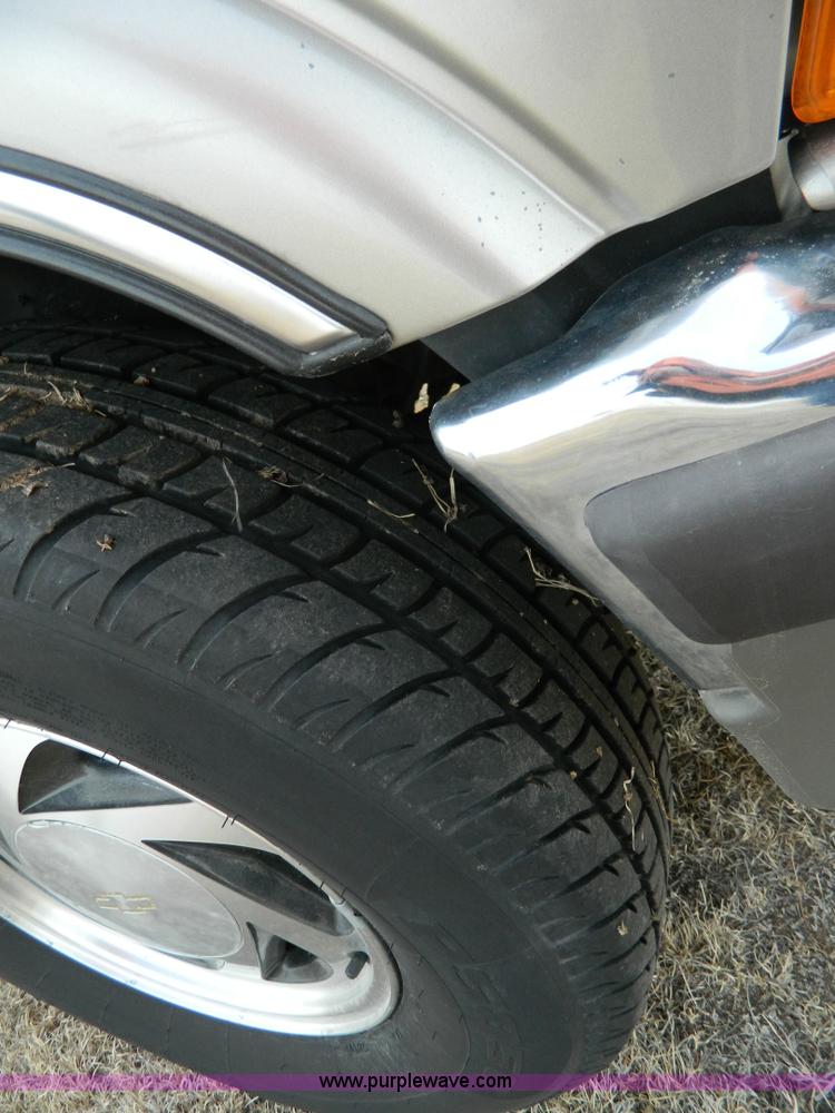 image for item D6111 1999 Chevrolet Blazer SUV