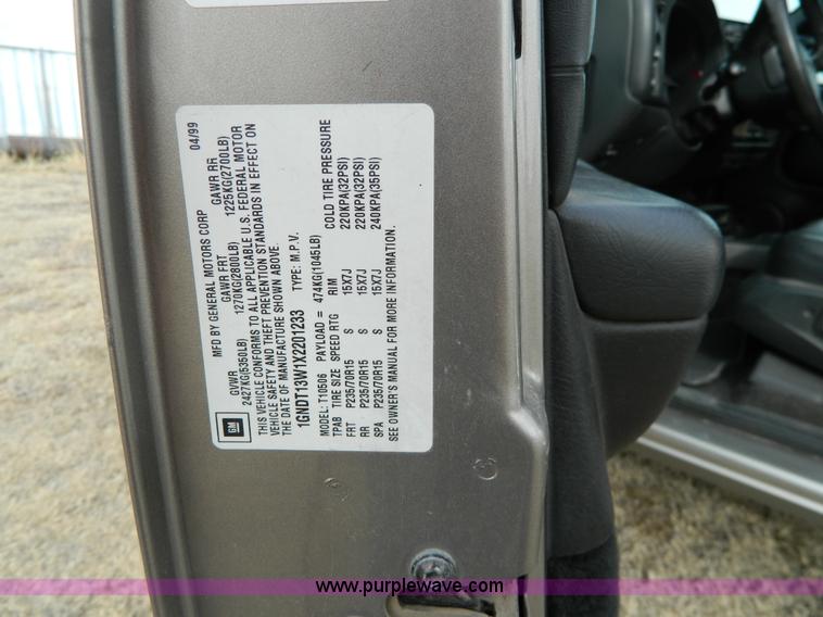 image for item D6111 1999 Chevrolet Blazer SUV