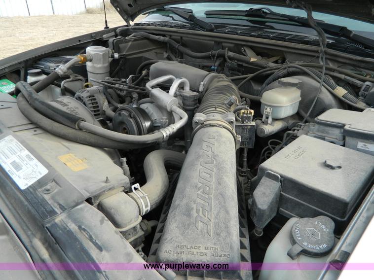 image for item D6111 1999 Chevrolet Blazer SUV