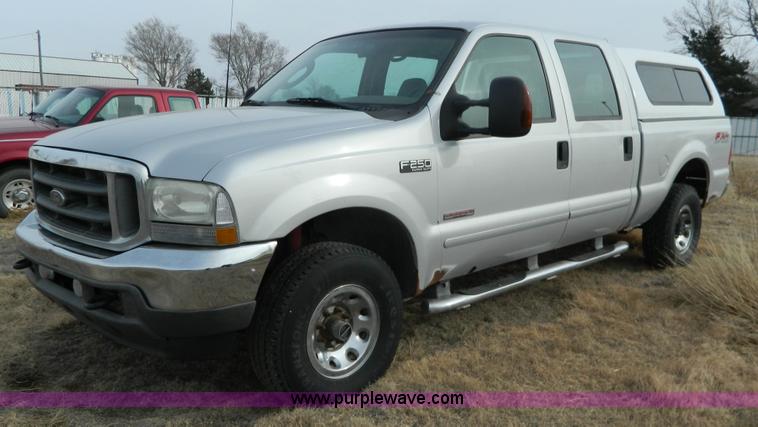 image for item D6112 2003 Ford F250 Super Duty XLT Crew Cab pickup truck