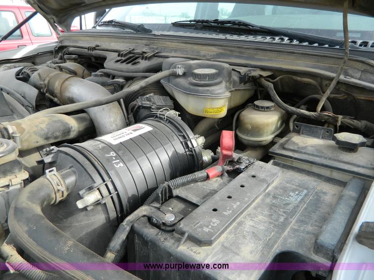 image for item D6112 2003 Ford F250 Super Duty XLT Crew Cab pickup truck