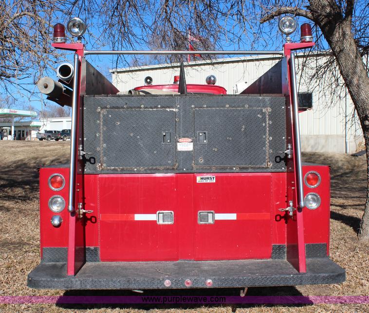image for item H1430 1977 Ford F700 fire truck
