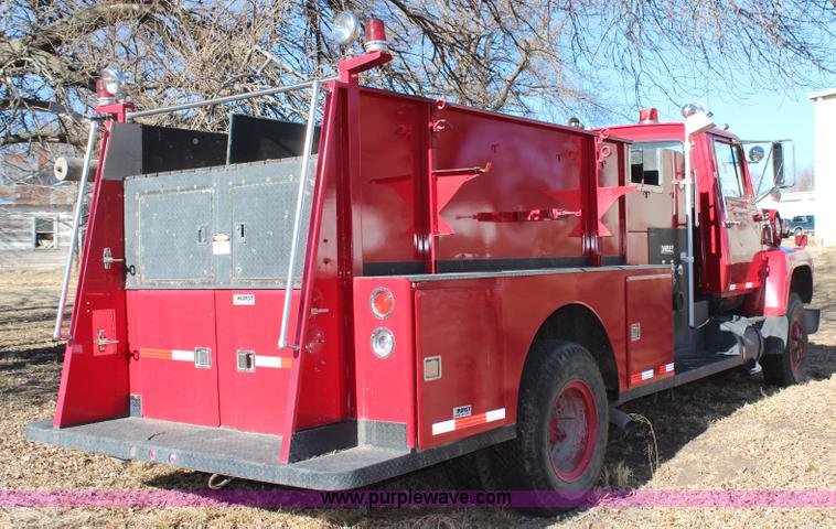 image for item H1430 1977 Ford F700 fire truck