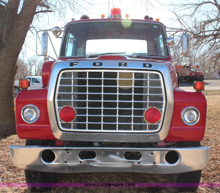 image for item H1430 1977 Ford F700 fire truck