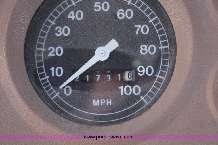 image for item H1430 1977 Ford F700 fire truck