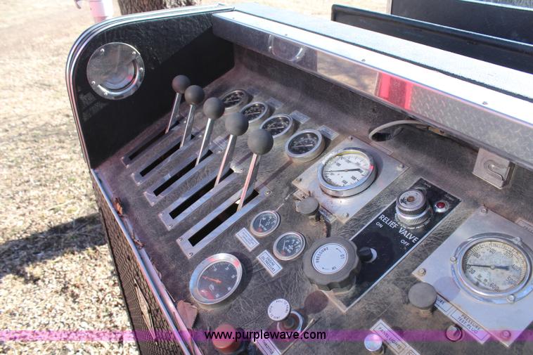 image for item H1430 1977 Ford F700 fire truck