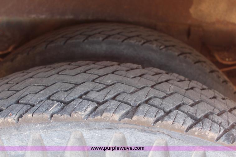 image for item H1430 1977 Ford F700 fire truck