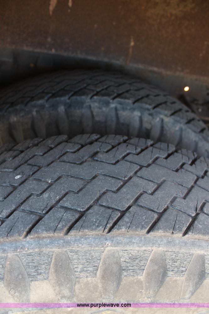 image for item H1430 1977 Ford F700 fire truck