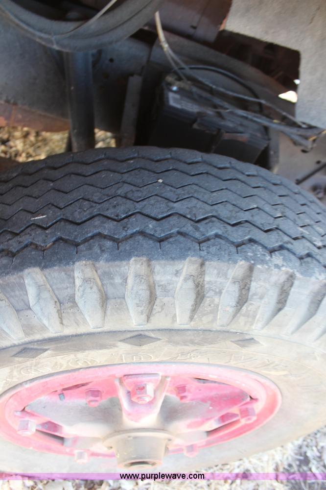 image for item H1430 1977 Ford F700 fire truck