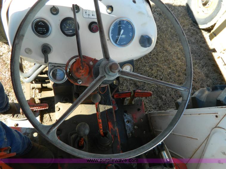 image for item H2269 David Brown 995 tractor