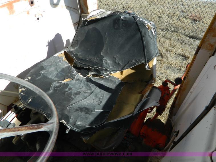 image for item H2269 David Brown 995 tractor