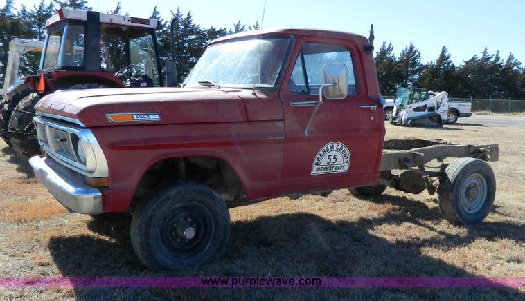 image for item H2270 1971 Ford F250 pickup truck cab and chassis