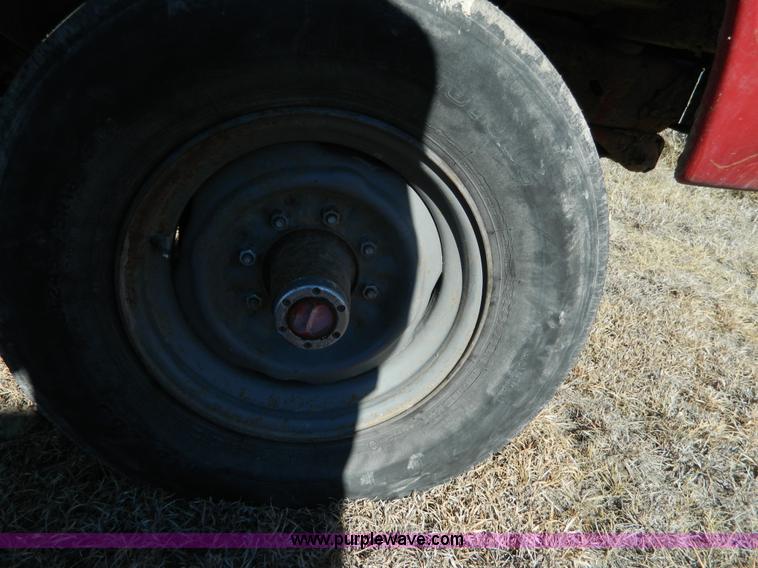 image for item H2270 1971 Ford F250 pickup truck cab and chassis