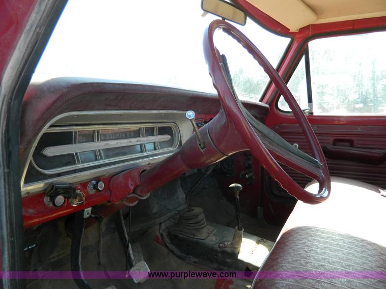 image for item H2270 1971 Ford F250 pickup truck cab and chassis
