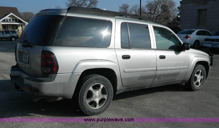 image for item H2271 2006 Chevrolet TrailBlazer EXT SUV