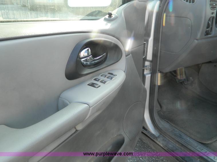 image for item H2271 2006 Chevrolet TrailBlazer EXT SUV