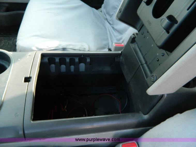 image for item H2272 2009 Ford F150 XLT SuperCrew pickup truck