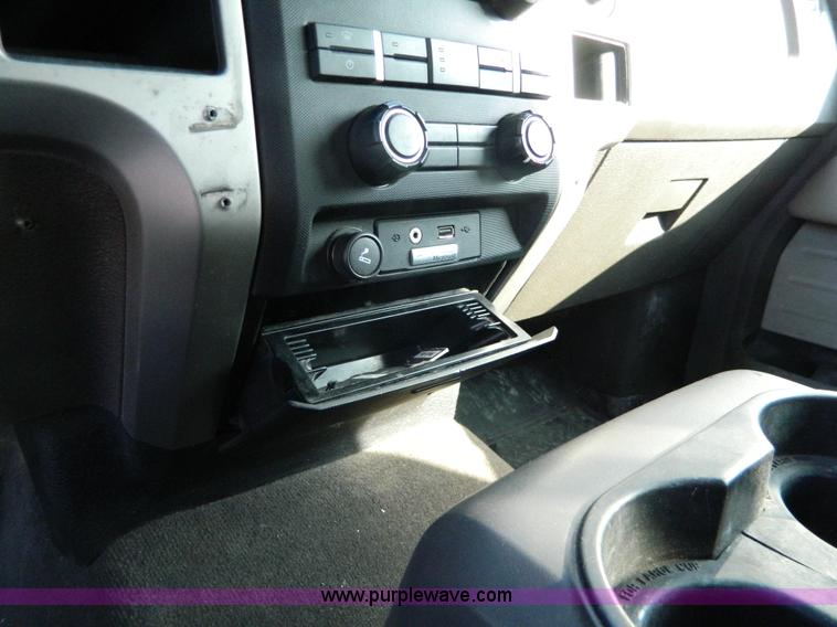 image for item H2272 2009 Ford F150 XLT SuperCrew pickup truck