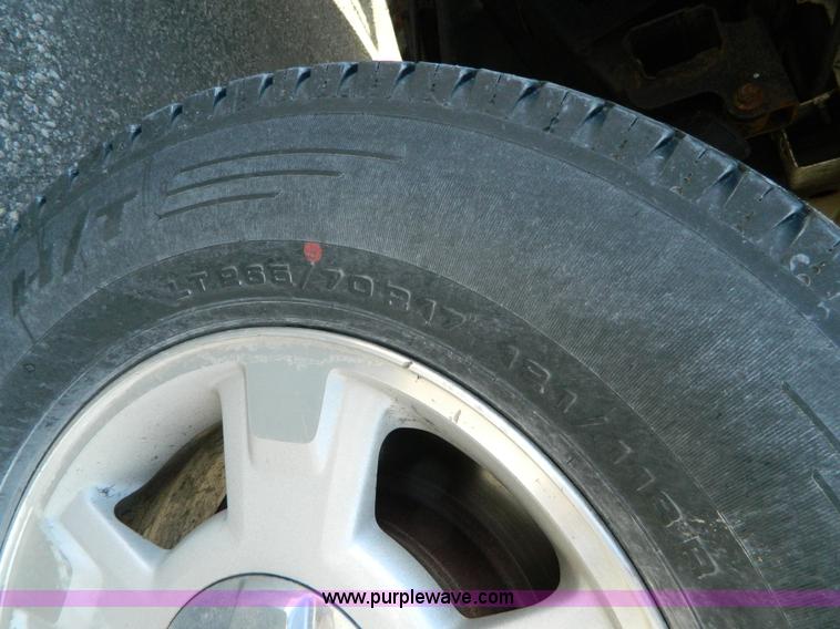 image for item H2272 2009 Ford F150 XLT SuperCrew pickup truck