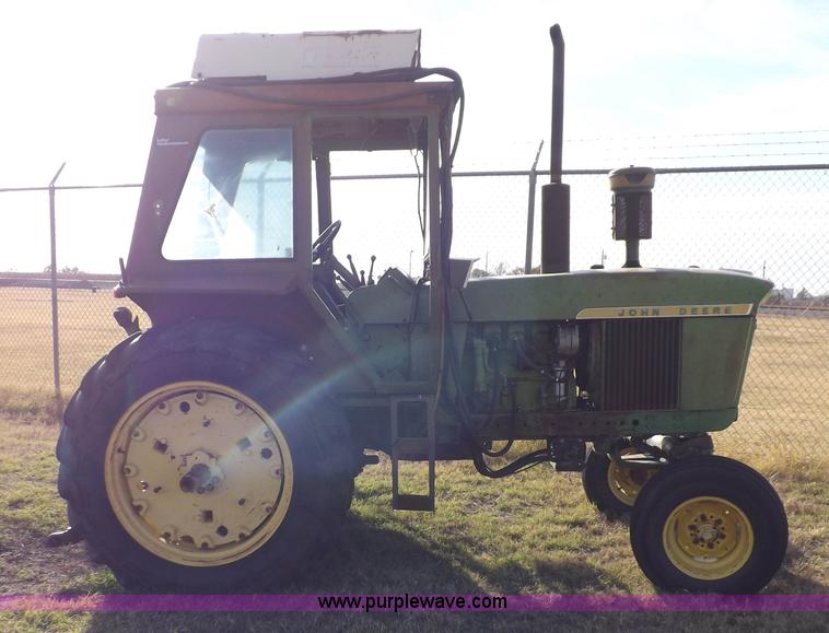 image for item H9006 1967 John Deere 4020 tractor