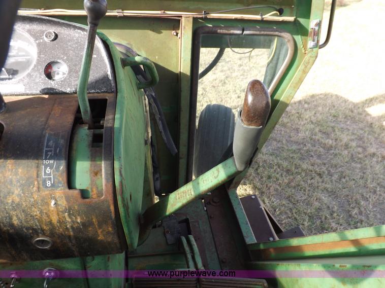 image for item H9006 1967 John Deere 4020 tractor