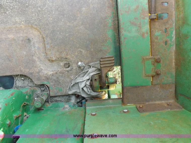 image for item H9006 1967 John Deere 4020 tractor