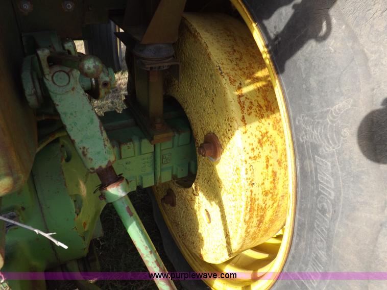 image for item H9006 1967 John Deere 4020 tractor