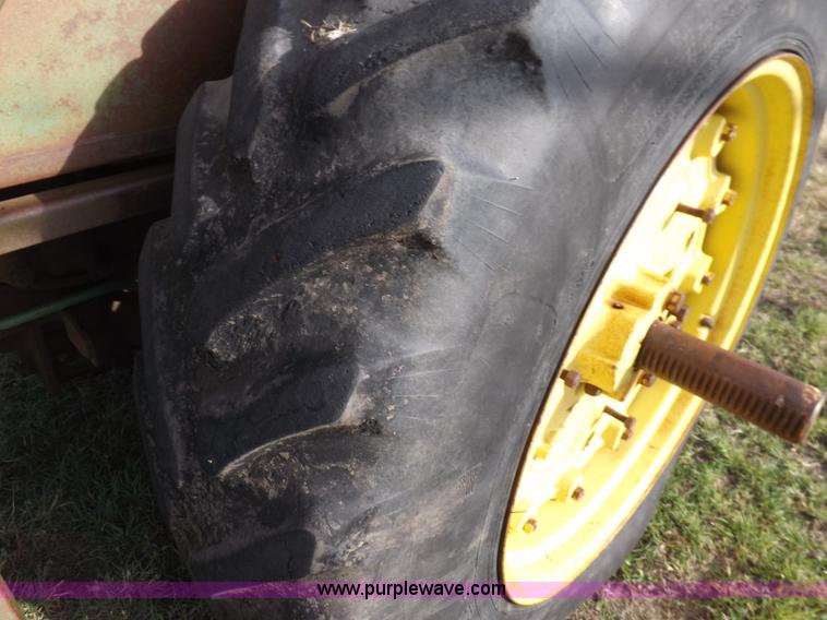 image for item H9006 1967 John Deere 4020 tractor