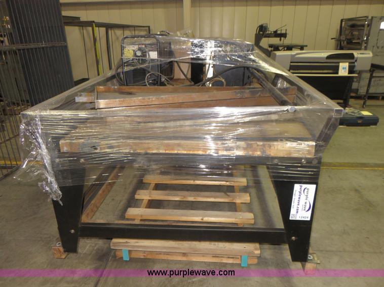image for item I2424 Plasma cutting table with plasma cutter