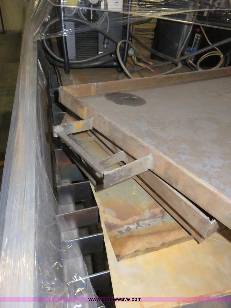image for item I2424 Plasma cutting table with plasma cutter