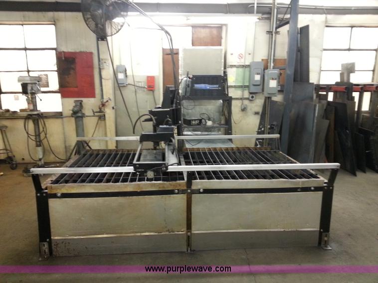 image for item I2424 Plasma cutting table with plasma cutter
