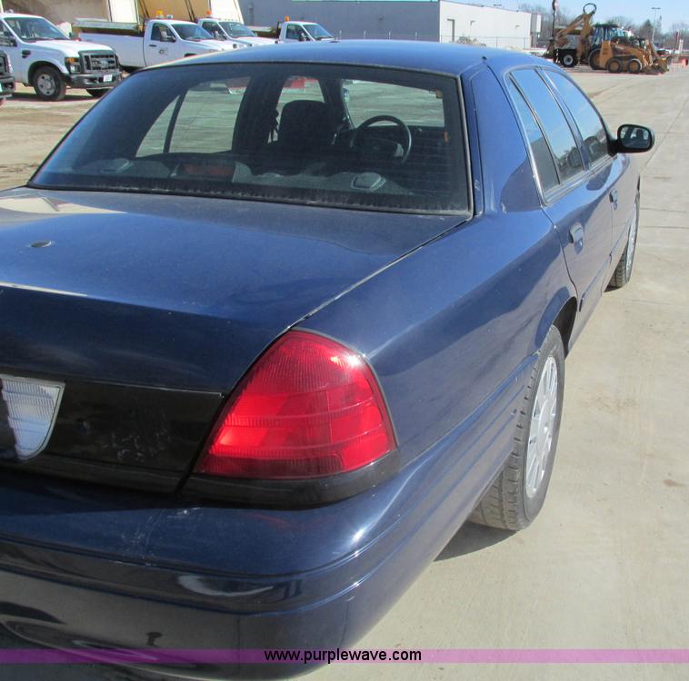 image for item I4061 2008 Ford Crown Victoria Police Interceptor