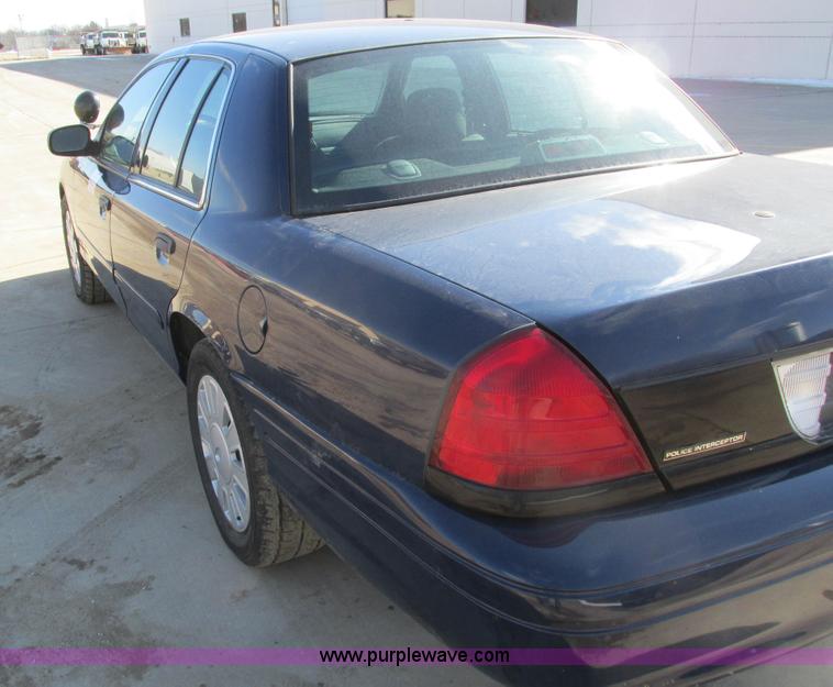 image for item I4061 2008 Ford Crown Victoria Police Interceptor