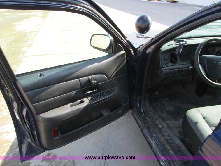 image for item I4061 2008 Ford Crown Victoria Police Interceptor