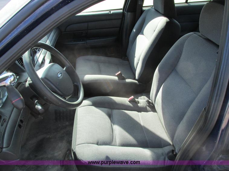 image for item I4061 2008 Ford Crown Victoria Police Interceptor