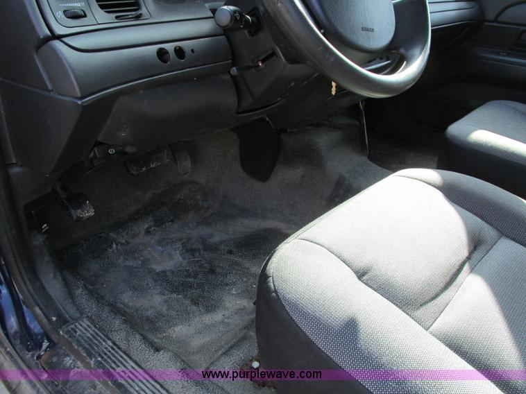 image for item I4061 2008 Ford Crown Victoria Police Interceptor