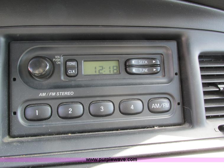 image for item I4061 2008 Ford Crown Victoria Police Interceptor