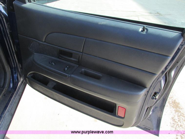 image for item I4061 2008 Ford Crown Victoria Police Interceptor