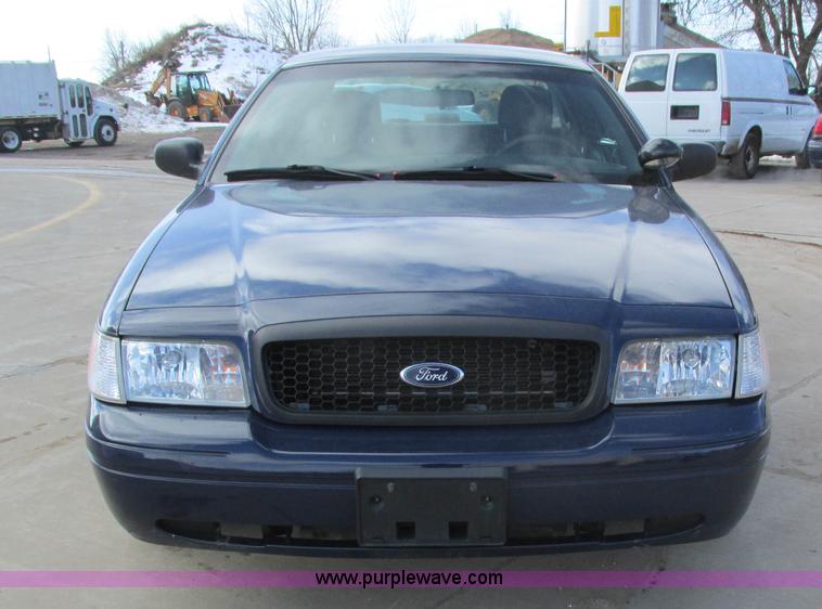 image for item I4064 2010 Ford Crown Victoria Police Interceptor