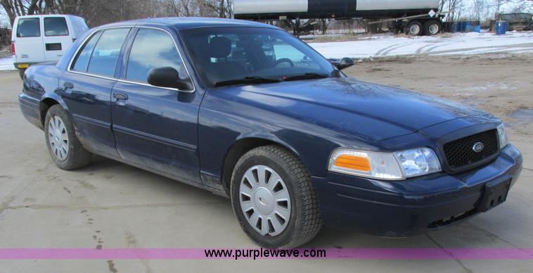 image for item I4064 2010 Ford Crown Victoria Police Interceptor