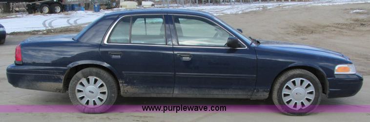 image for item I4064 2010 Ford Crown Victoria Police Interceptor