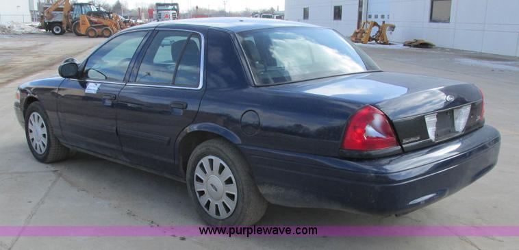image for item I4064 2010 Ford Crown Victoria Police Interceptor