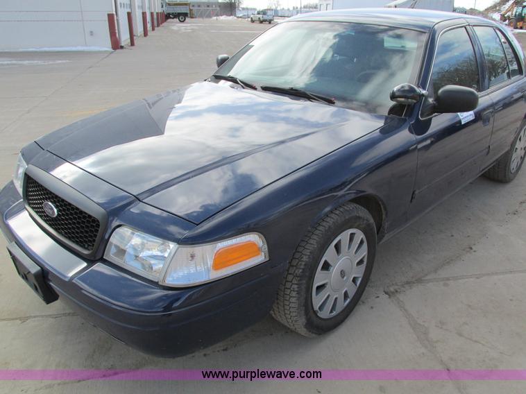 image for item I4064 2010 Ford Crown Victoria Police Interceptor